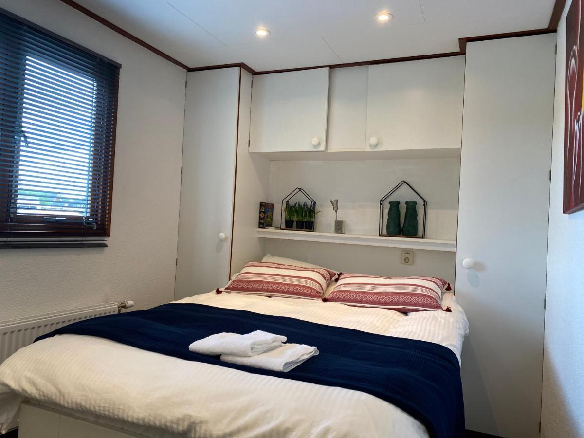 C'Est La Vie Houseboat Hotell Nederhorst den Berg Exteriör bild